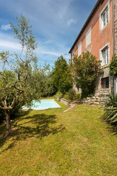 Exterior Villa Italiana Toscana Con Piscina Día Gran Sol —  Fotos de Stock