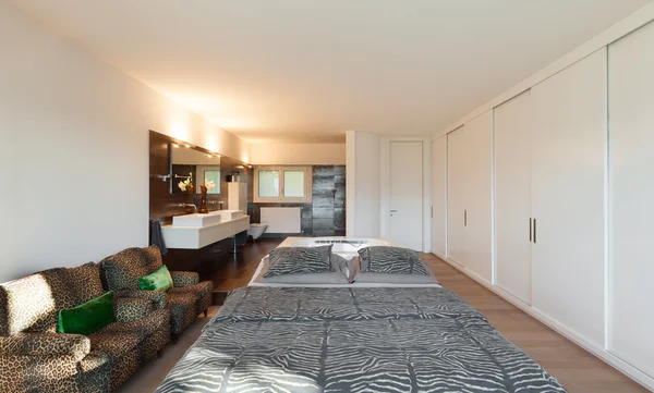 Casa moderna, dormitorio — Foto de Stock