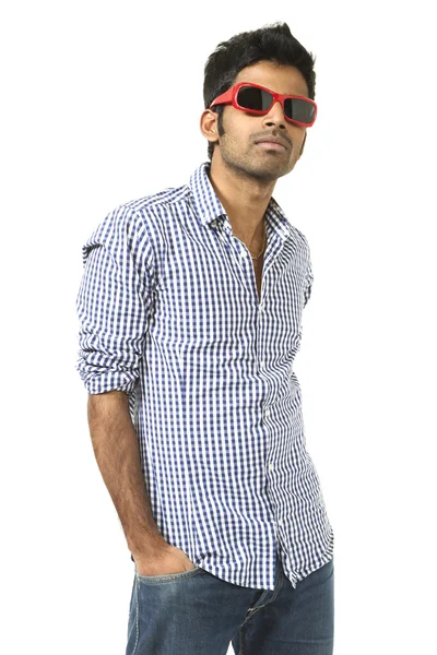 Młody człowiek w okularach przeciwsłonecznych — Zdjęcie stockowe
