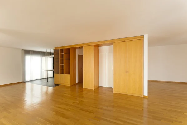 Interiér s dřevěnými podlahami — Stock fotografie
