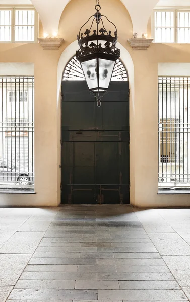 Antique door — Stock Photo, Image