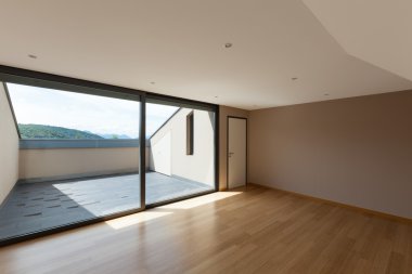 House, pencere ile geniş oda