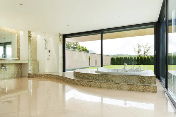 Beautiful bathroom — Stock Photo, Image