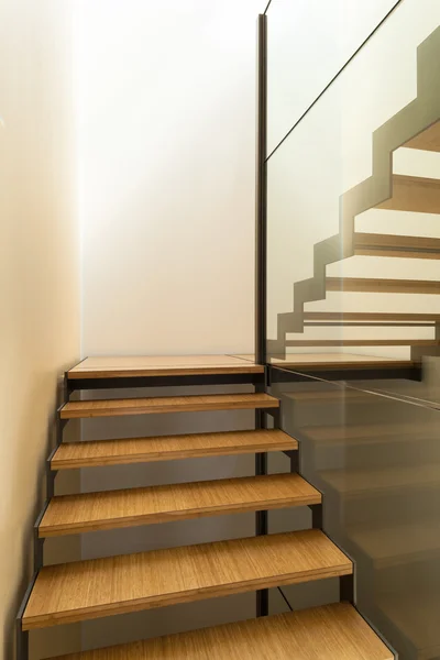 Escalera de una casa moderna —  Fotos de Stock