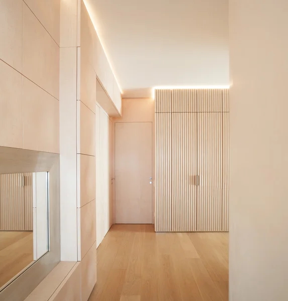 Minimální dřevěné podlahy interiér s dveřmi — Stock fotografie