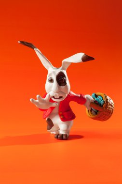 Paskalya tavşanı çalıştırmak