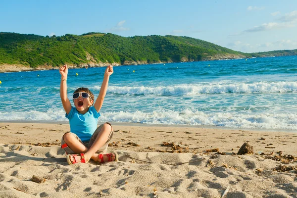 Kind am Strand — Stockfoto