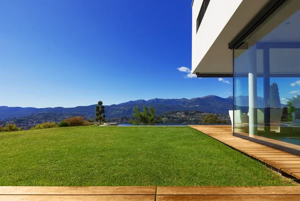 Villa di lusso con piscina a sfioro — Foto Stock