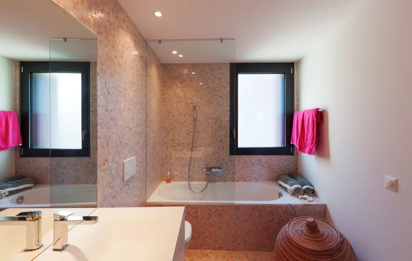 Interior de baño moderno — Foto de Stock