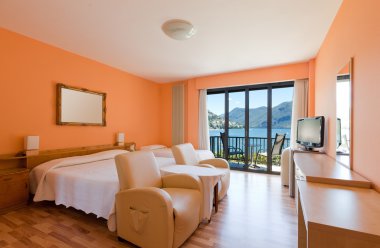 Yatak Göl Manzaralı