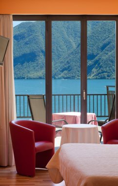 Yatak Göl Manzaralı