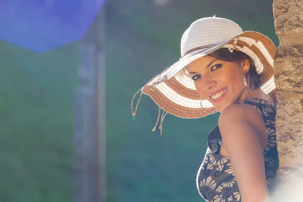 Retrato de mujer al aire libre — Foto de Stock