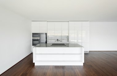 güzel boş daire, beyaz mutfak