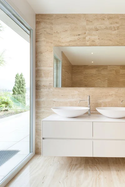 Trevligt modernt badrum — Stockfoto