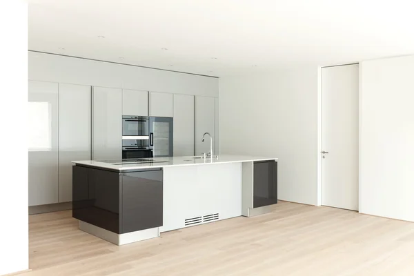 Hermoso apartamento vacío, cocina moderna — Foto de Stock