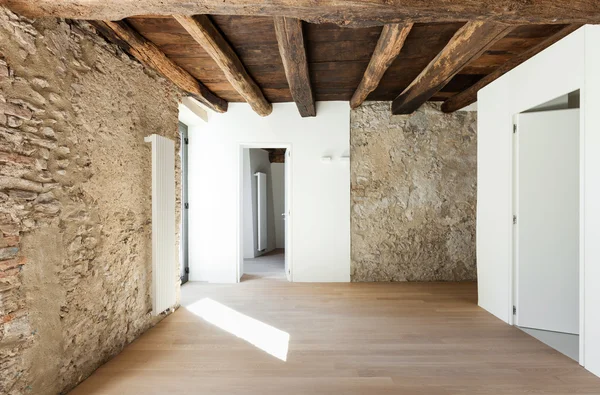 Zimmer mit Steinmauer — Stockfoto