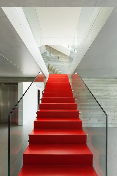 Blick auf die rote Treppe — Stockfoto