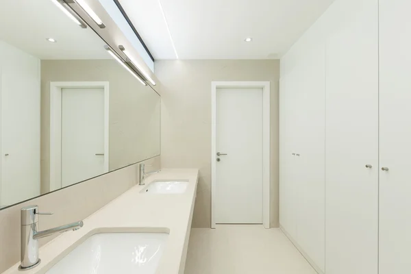 Nowoczesne wnętrze łazienki — Zdjęcie stockowe