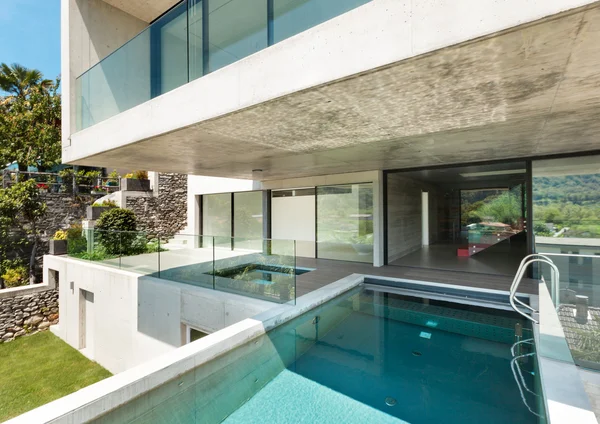 Piękny nowoczesny dom w cementu — Zdjęcie stockowe