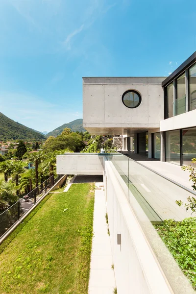 Piękny nowoczesny dom w cementu — Zdjęcie stockowe
