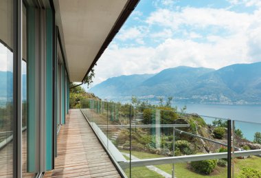 Modern ev balkon