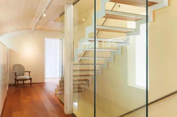 Moderní architektura, interiér, schodiště — Stock fotografie
