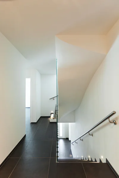 Intérieur maison moderne, escalier — Photo