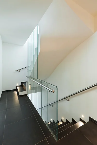 Intérieur maison moderne, escalier — Photo