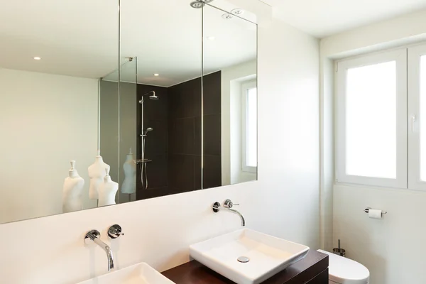 现代的房子浴室 — 图库照片