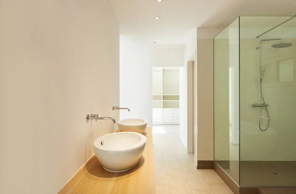 Interni bagno moderno vuoto — Foto Stock