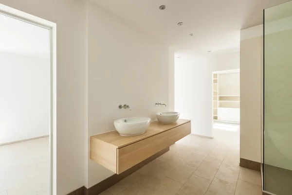 インテリア モダンな空バスルーム — ストック写真