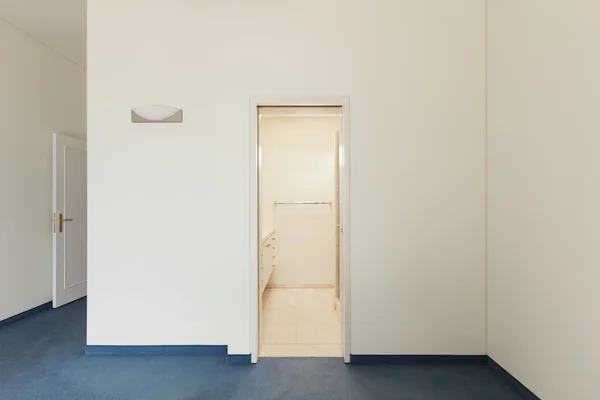 Casa interior, vista al baño — Foto de Stock