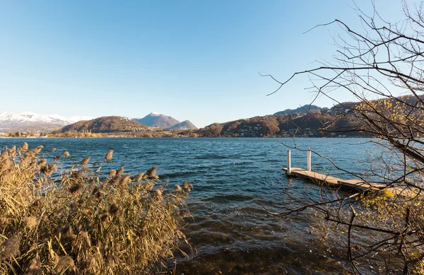 Blick auf den Luganersee — Stockfoto