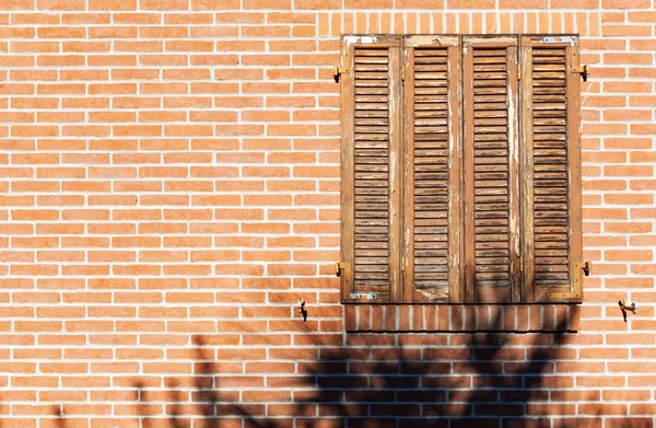 Facade of a building with window — Stock Photo, Image