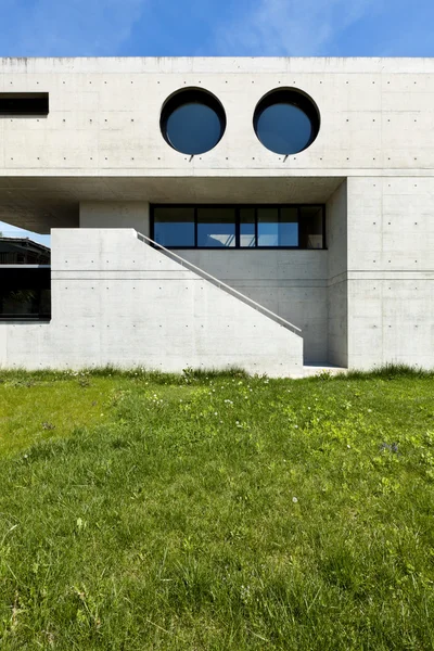 Exterior, casa moderna em betão — Fotografia de Stock