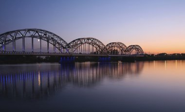 Çok güzel bir köprü Riga Letonya