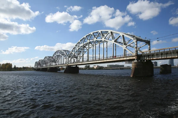 Hermoso puente en Riga, Letonia —  Fotos de Stock