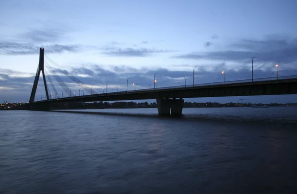 Nádherný most v Riga Lotyšsko — Stock fotografie