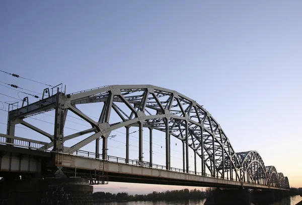 Beau pont à Riga Lettonie — Photo