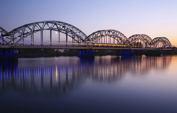 美丽的桥梁，在拉脱维亚首都里加 — 图库照片