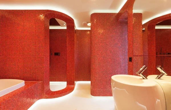 モダンな赤のバスルーム — ストック写真