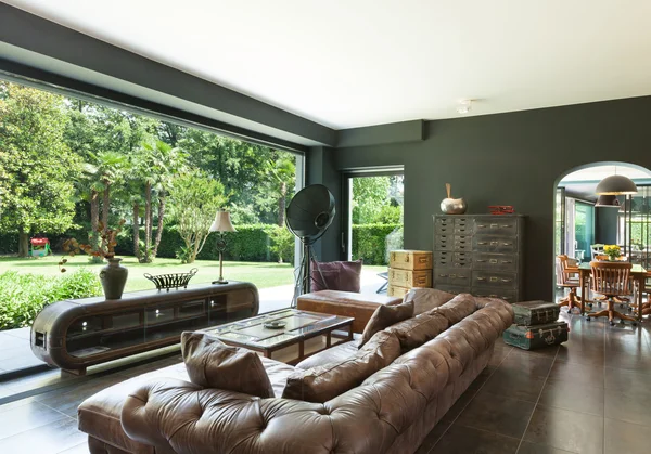 Beautiful living room — Stock Photo, Image
