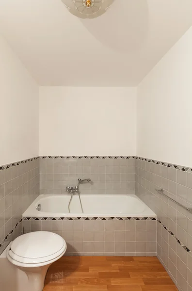 Interior, vista al baño — Foto de Stock