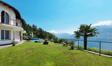 Ev, Bahçe Manzarası