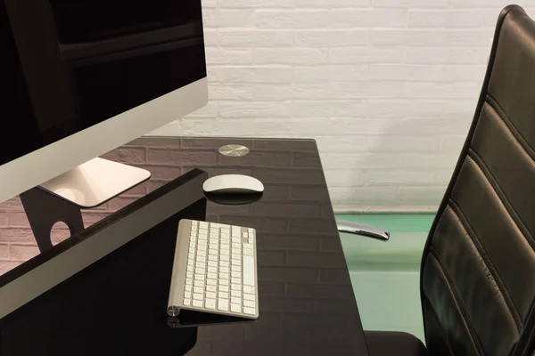 Interior, desk with computer — Stock Photo, Image