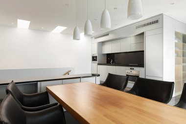 Modern ev, yemek masası