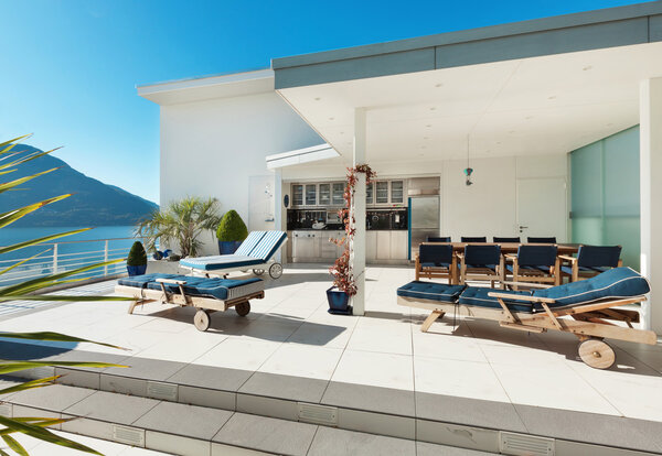 красивая терраса пентхауса
