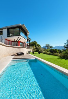 Modern villa havuzlu