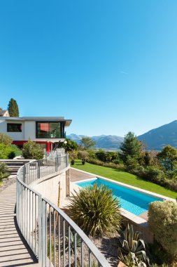 Modern villa havuzlu