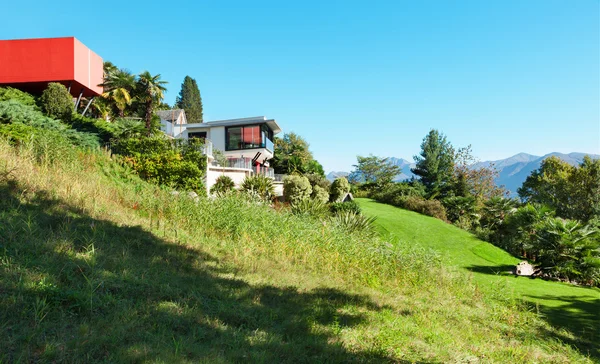 Modern villa, utomhus — Stockfoto